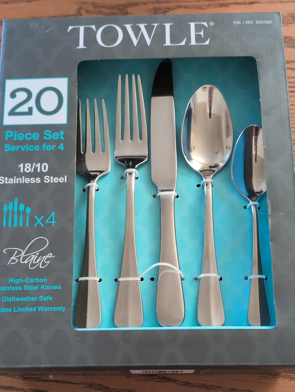 Towle Blaine 20 Pc 18/10 Stainless Flatware Set NIB